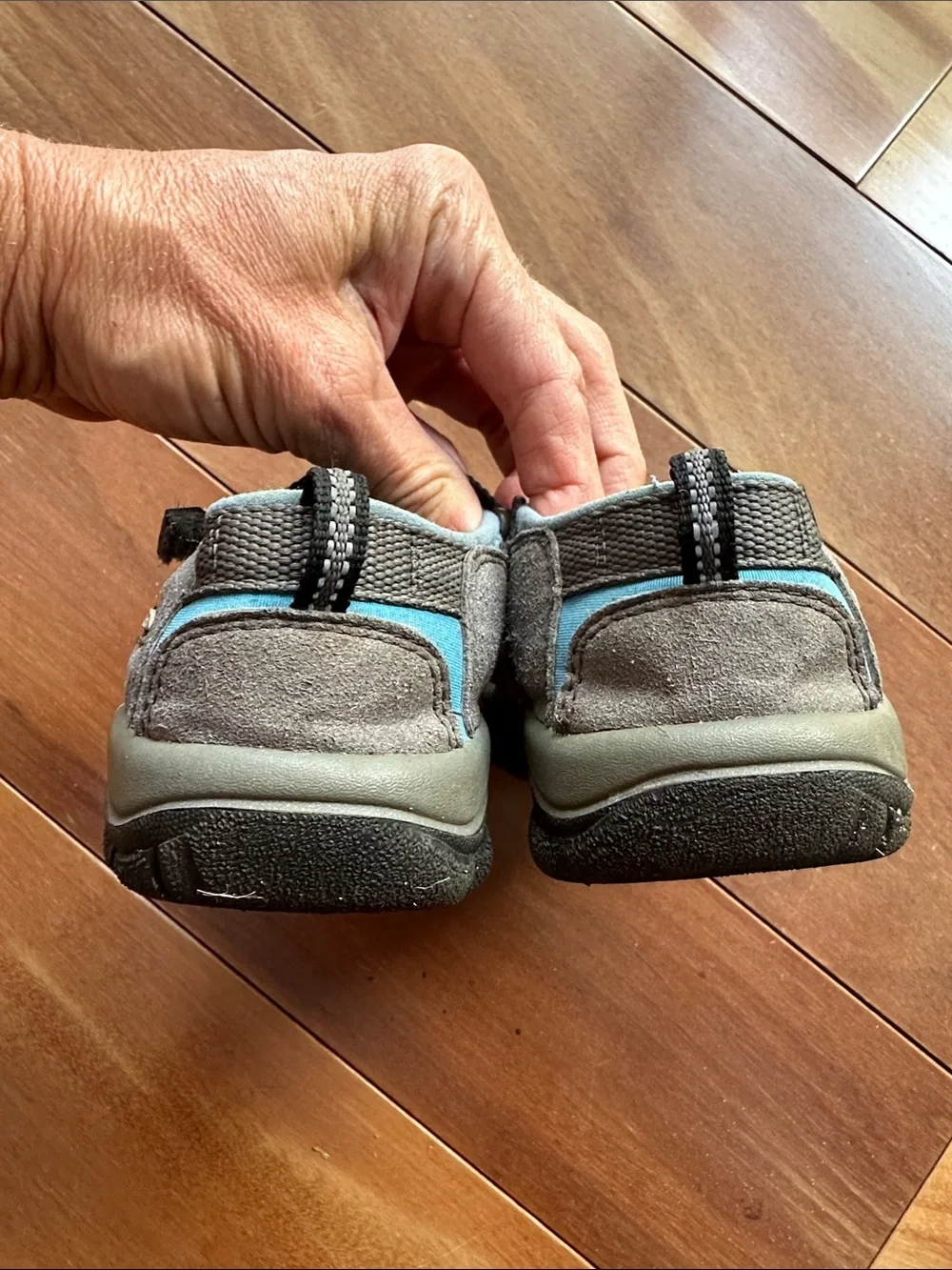 Keen lightweight closed